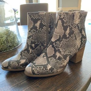 NEVER WORN Carlos snakeskin booties